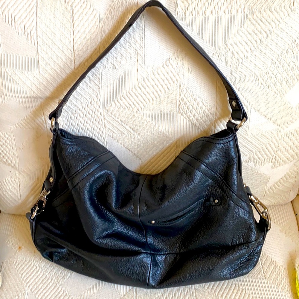 B. Makowsky leather purse.